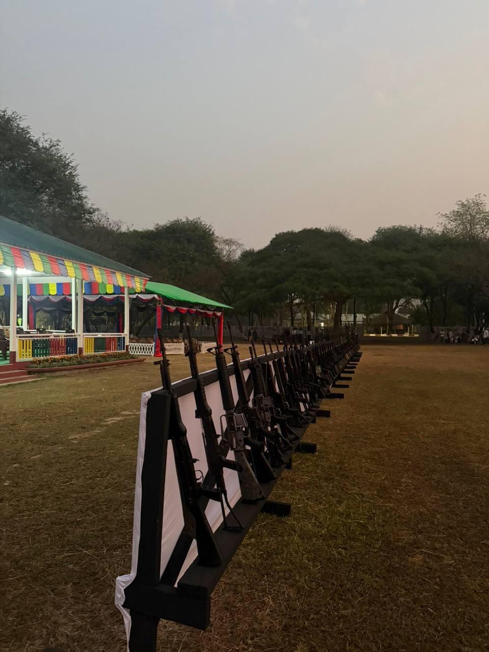 缅甸中部军区接纳506名武装人员投诚 多组织人员主动归顺