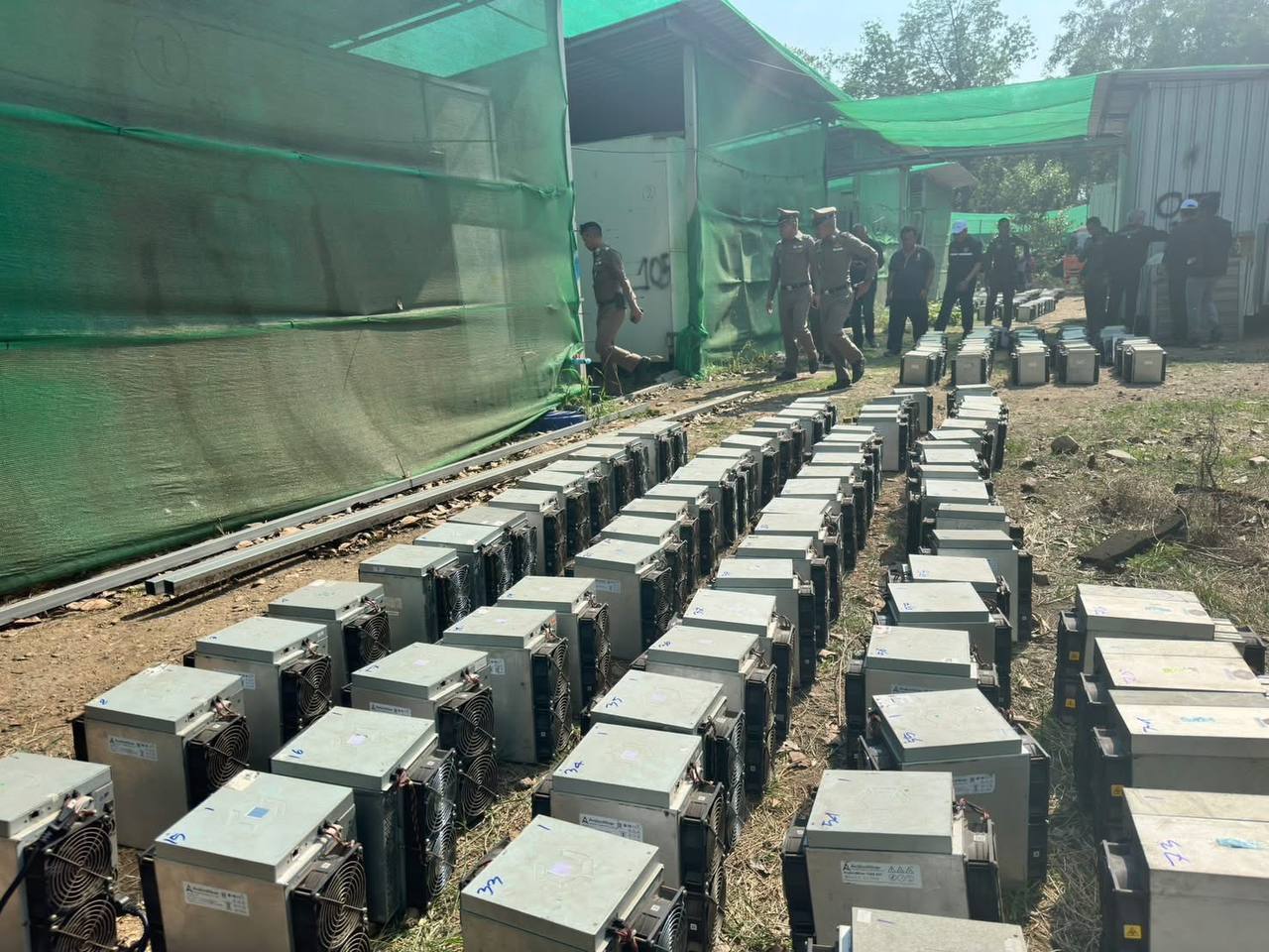 亚太警务报道｜泰国北碧府突袭废弃度假村 查获280台比特币矿机 盗电损失1600万泰铢