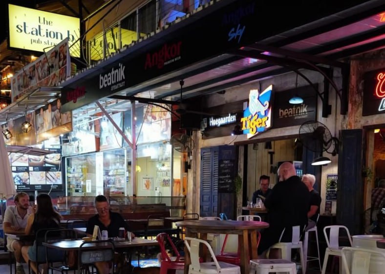 多重打击下的金边华人商家：反诈清人、物价飞涨、执法困扰 经营举步维艰-亞太之聲電視台