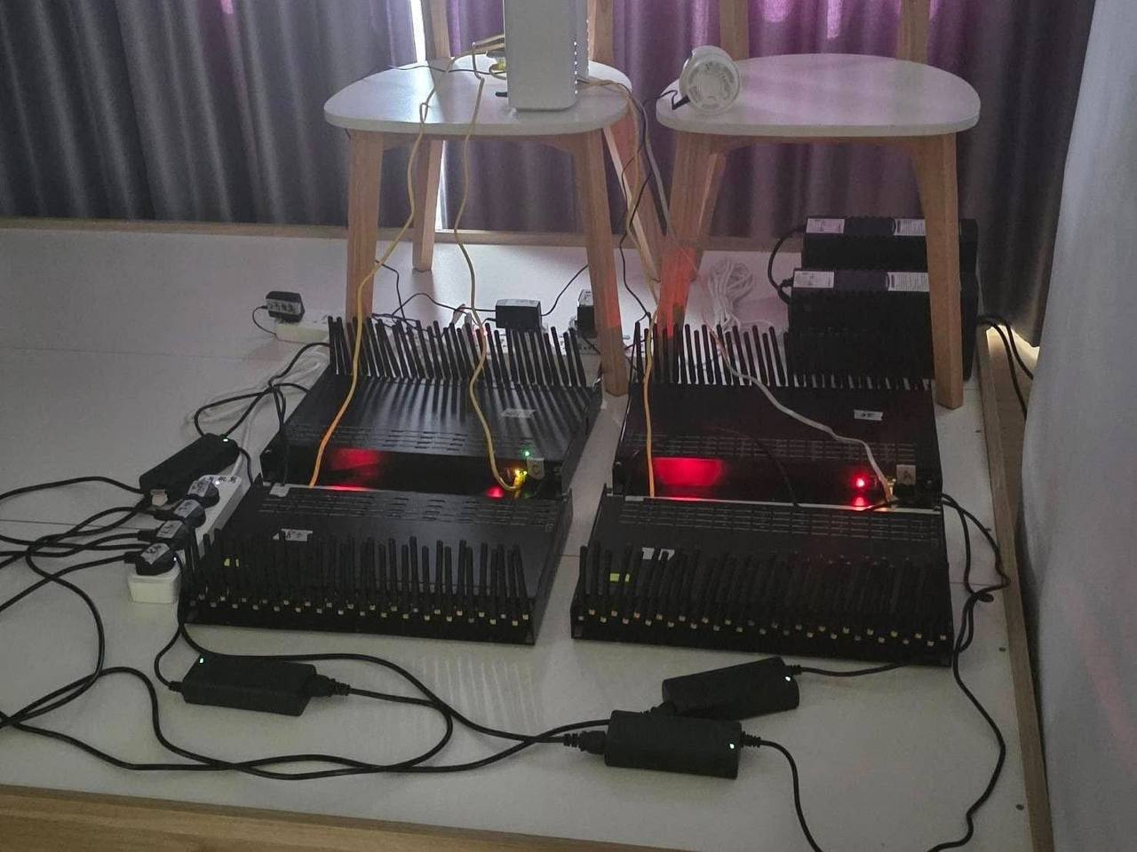 亚太警务报道｜曼谷查获大型 SIM Box 电诈基站 8 台设备跨省组网 疑台籍人员遥控操控