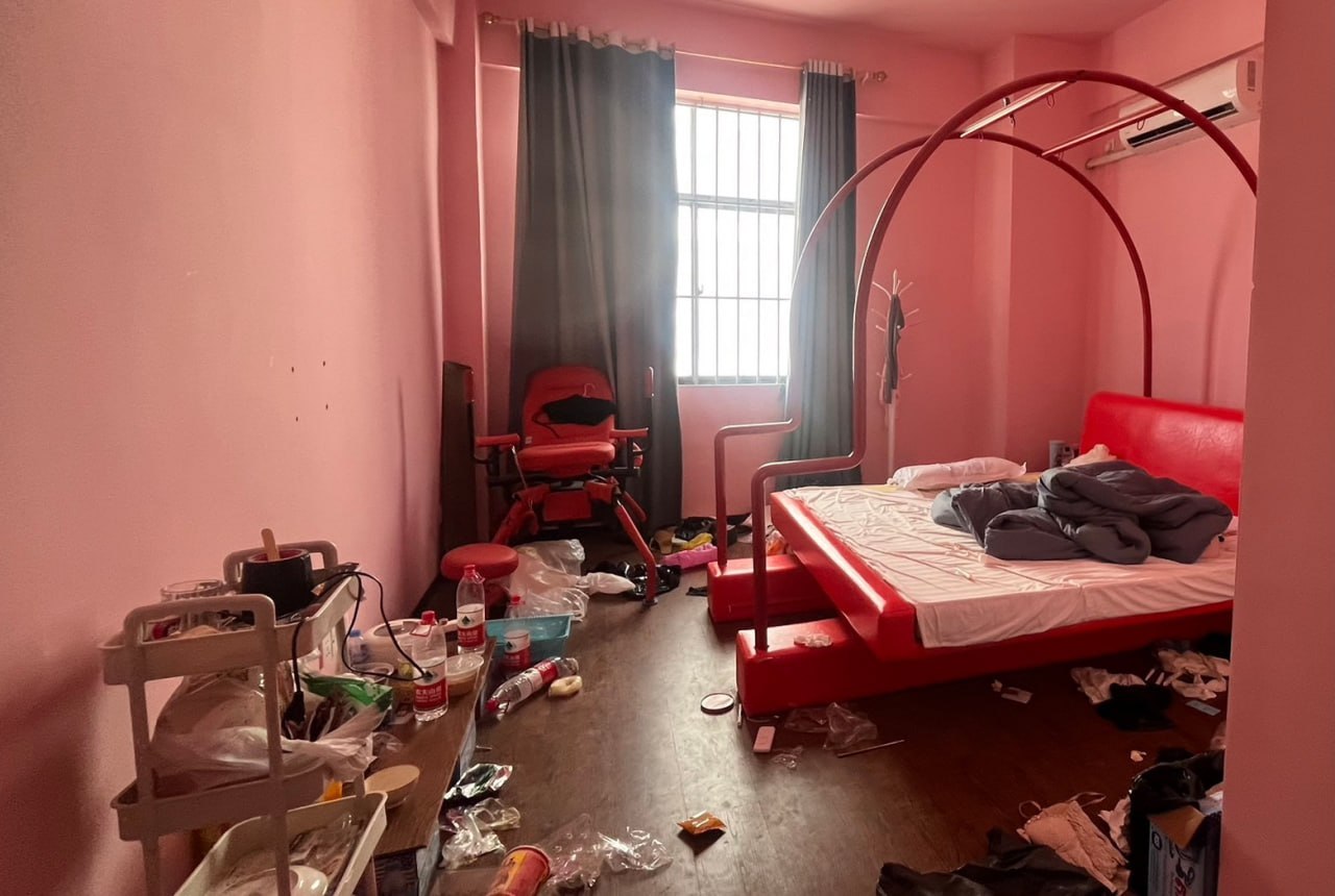 泰柬边境“E区”电诈窝点曝光 拘禁室、专业话术与跨境链条引全球关注