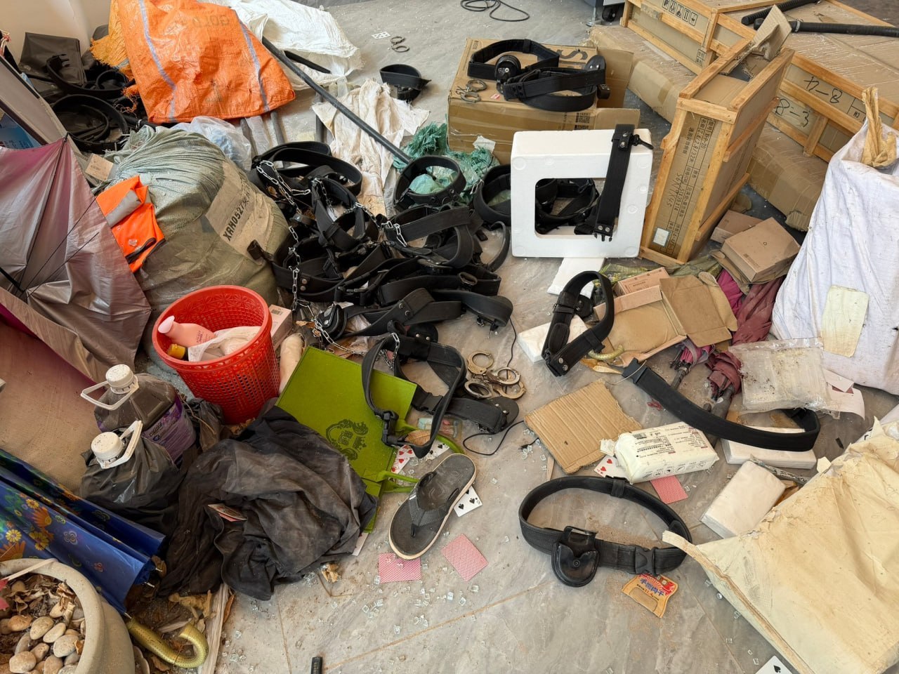 泰柬边境“E区”电诈窝点曝光 拘禁室、专业话术与跨境链条引全球关注