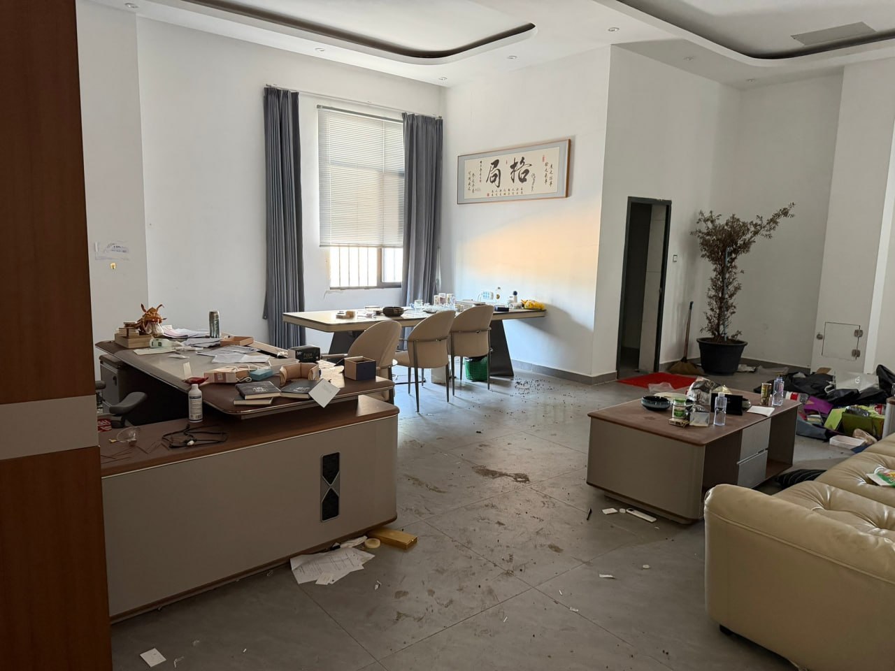 泰柬边境“E区”电诈窝点曝光 拘禁室、专业话术与跨境链条引全球关注