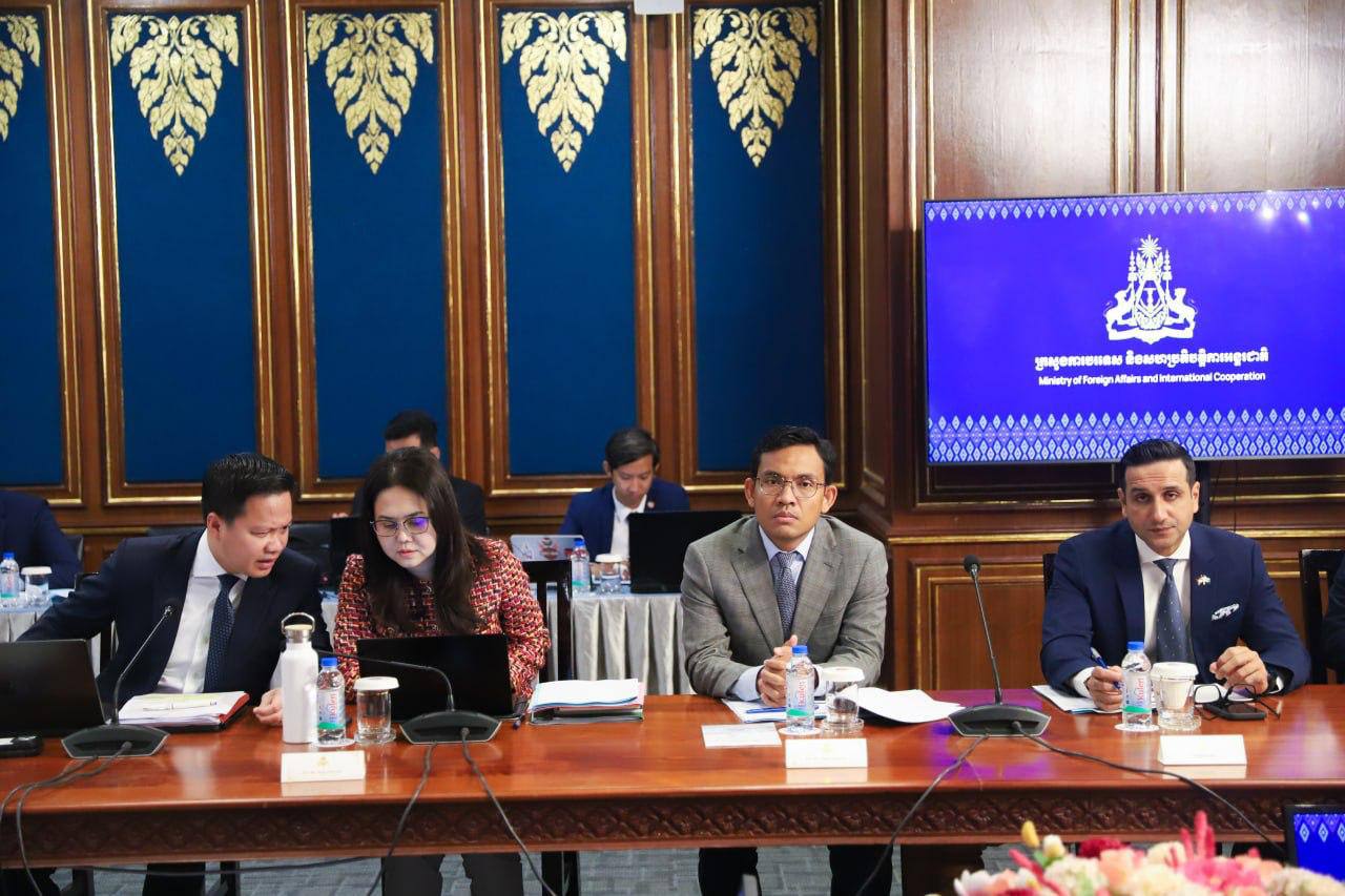 亚太警务报道｜柬埔寨联手中国公安部、美国 FBI 合力打电诈 国际反诈同盟成型