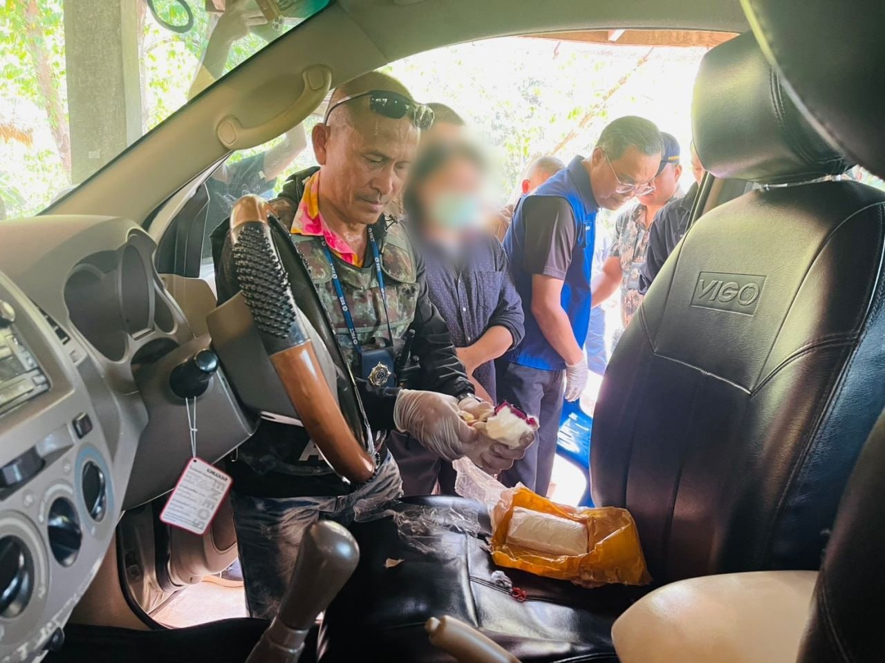 亚太警务报道｜泰国警下士涉毒沦为毒贩 家中车内藏冰毒 1.6 万粒 执法者涉毒从严彻查-亞太之聲電視台