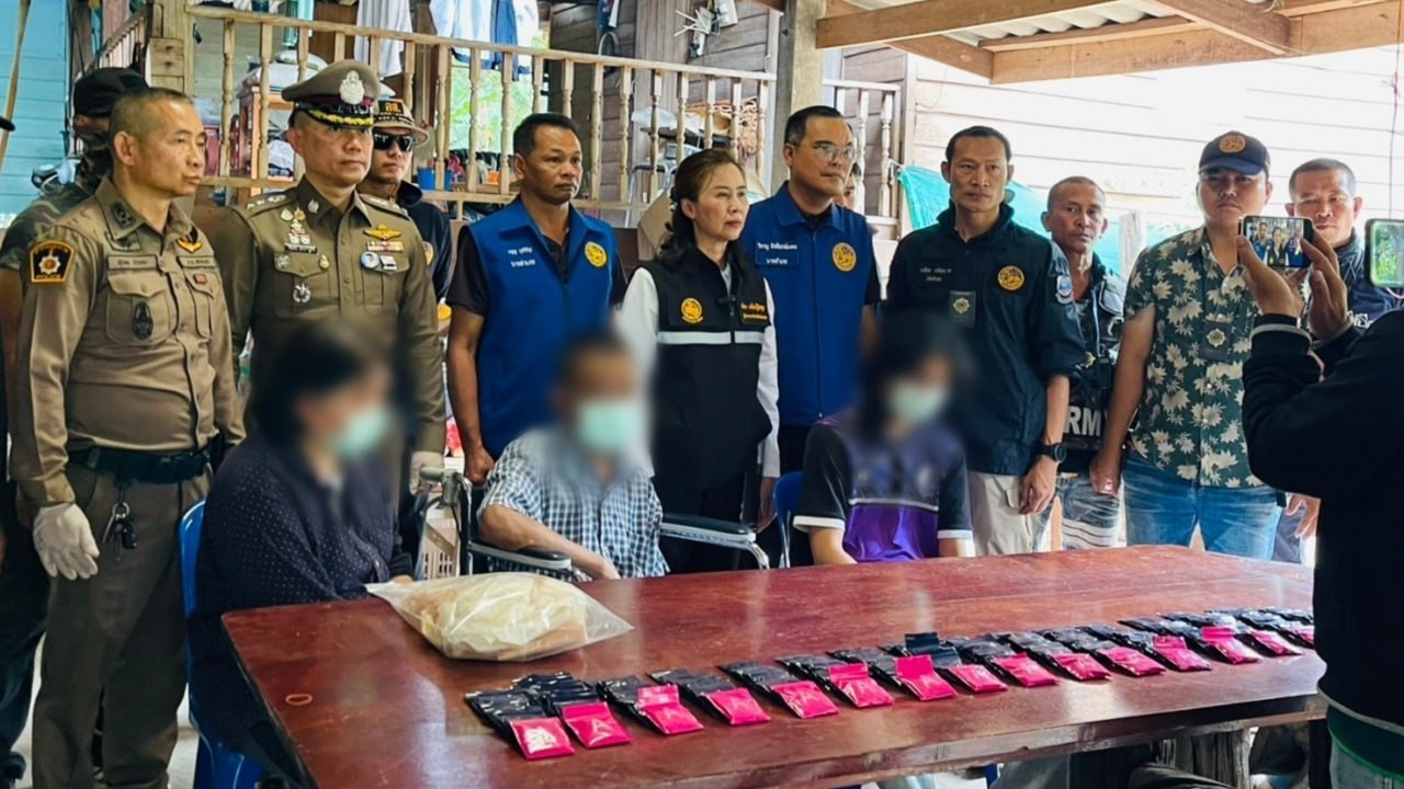 亚太警务报道｜泰国警下士涉毒沦为毒贩 家中车内藏冰毒 1.6 万粒 执法者涉毒从严彻查