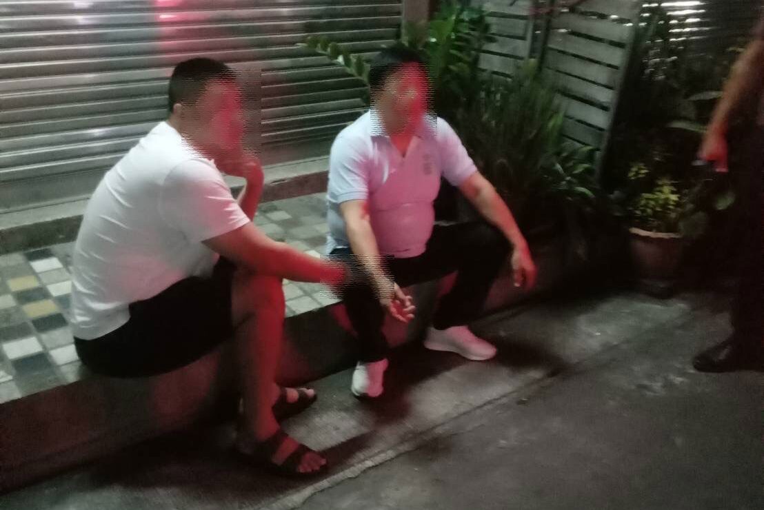 曼谷闹市查获流动伪基站巡逻车 两名中国公民涉案被捕-亞太之聲電視台